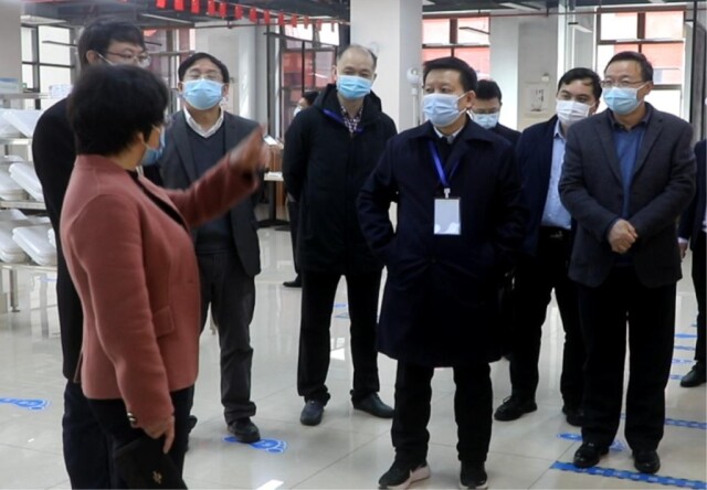 校地联动同发力 共筑中文博彩平台
抗疫铜墙铁壁
