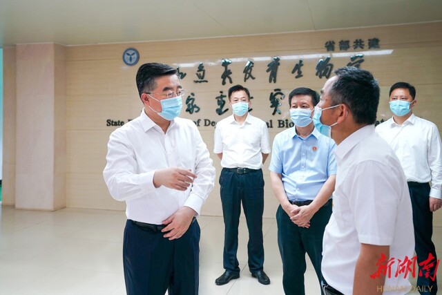 张庆伟在中文博彩平台
调研：坚守为党育人为国育才的初心使命 在推动“双一流”建设上再创佳绩